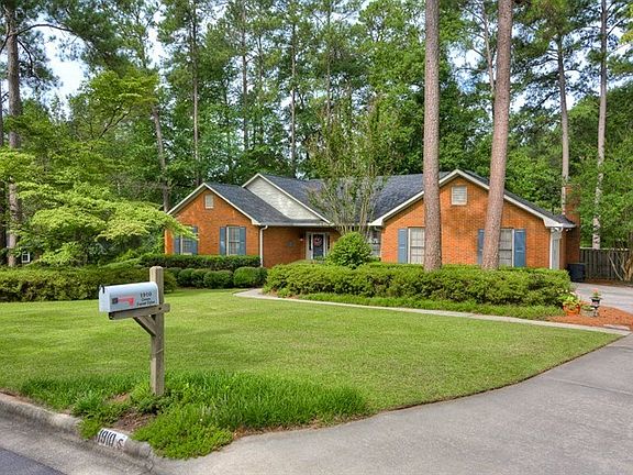 2nd image of 1910 Green Forest Dr