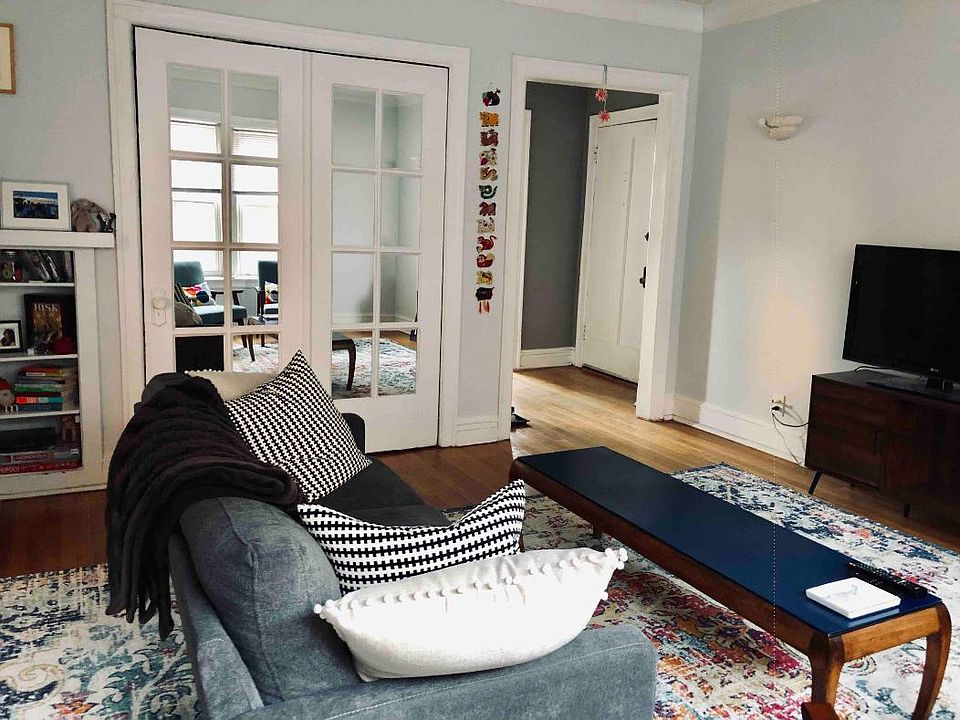1st image of 2808 N Cambridge Ave APT 9
