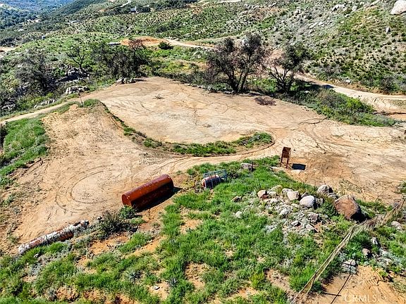 5th image of 2 Decker Canyon Rd