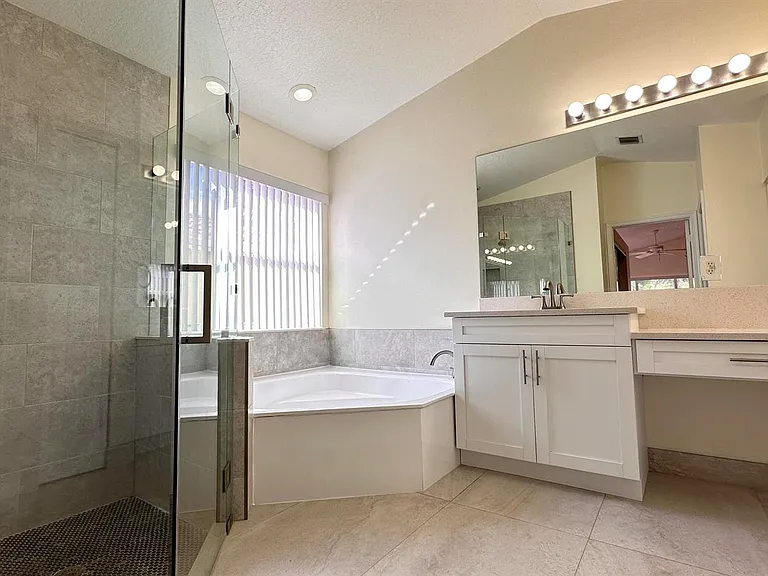 19010 SW 10th St #1 — Photo 24
