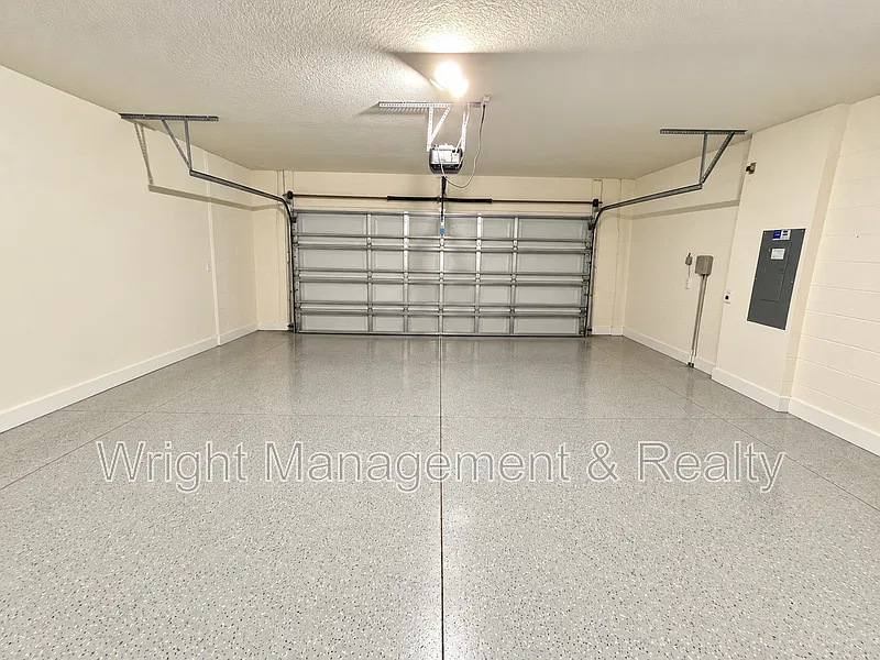 5 bed, 3.0 bath, 2605 sqft, $3,250 — Photo 3