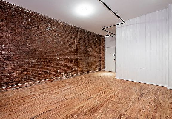 3rd image of 21 Bedford St APT 1