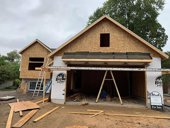 2nd image of 931 Kusterer Ave NW