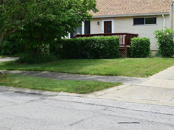 3rd image of 5766 Doris Dr