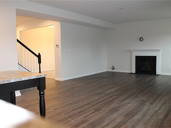 4th image of 1284 Jack View Dr