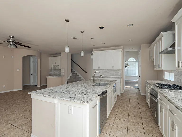 11152 Seguin Dr — Photo 9