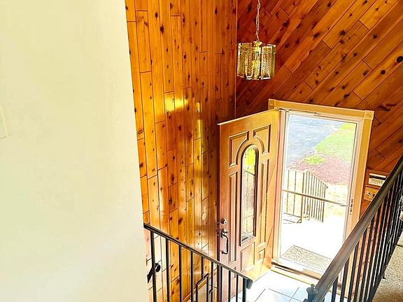 5th image of 2329 Fernwood Ave