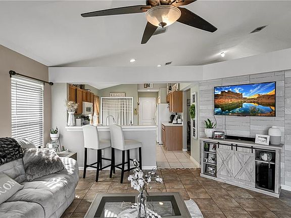 5th image of 25944 Bloomsbury Ct