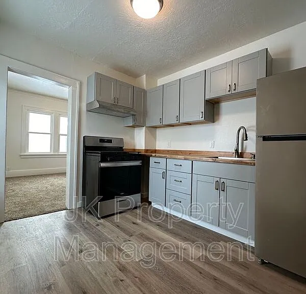 615 8th Ave S — Photo 5