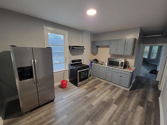 4th image of 4339 S Fairfield Ave #3