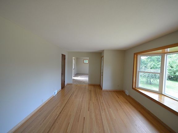 2nd image of 6069 Woody Ln NE