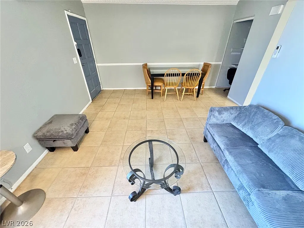 1 bed, 1.0 bath, 576 sqft, $1,900 — Photo 3
