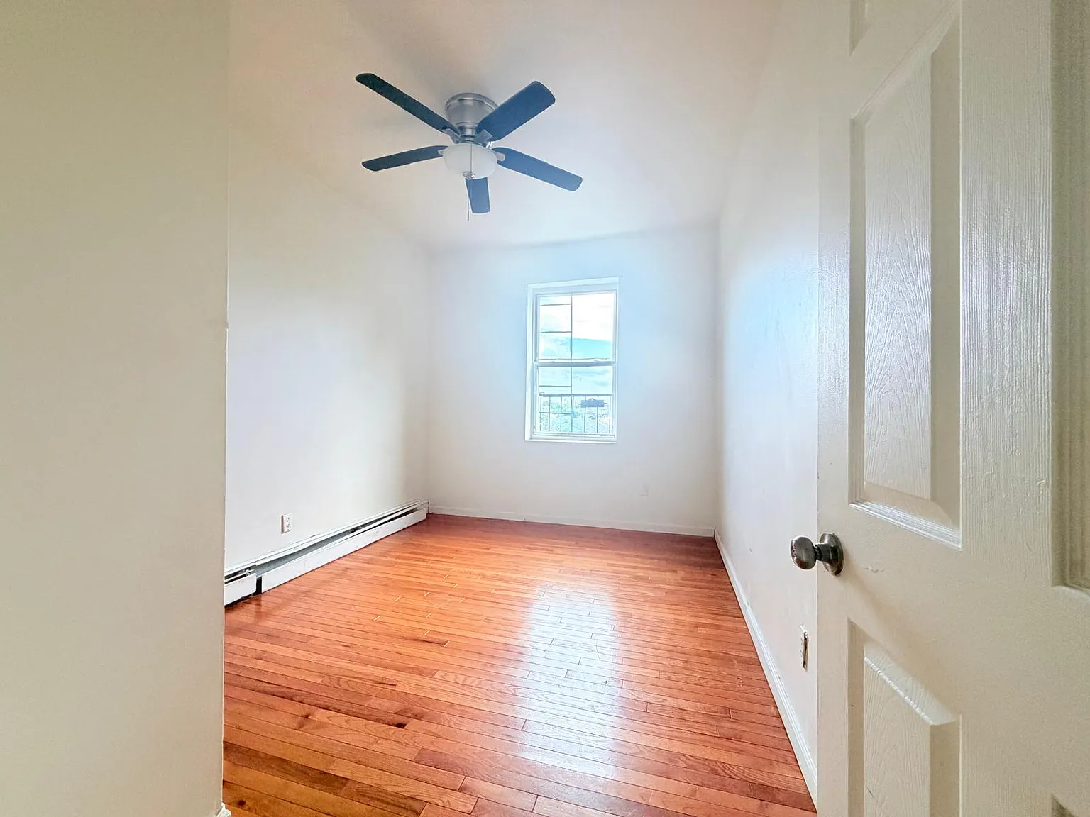 361 Danforth Ave — Photo 4