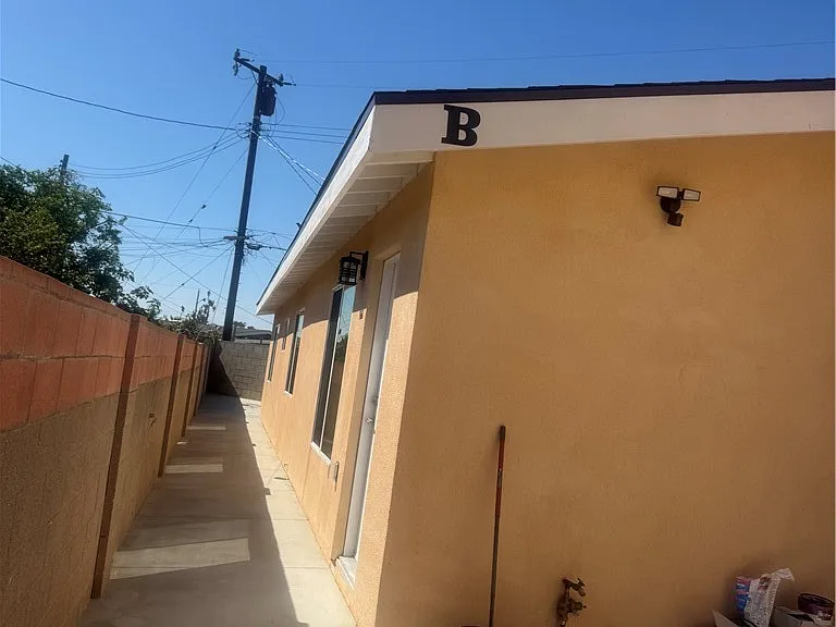 7661 El Rovia — Photo 40