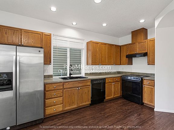 5th image of 1166 SE Bacarra St