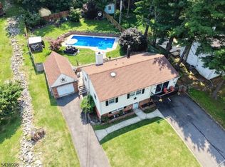 47 Summit Rd, Hamburg Boro, NJ 07419