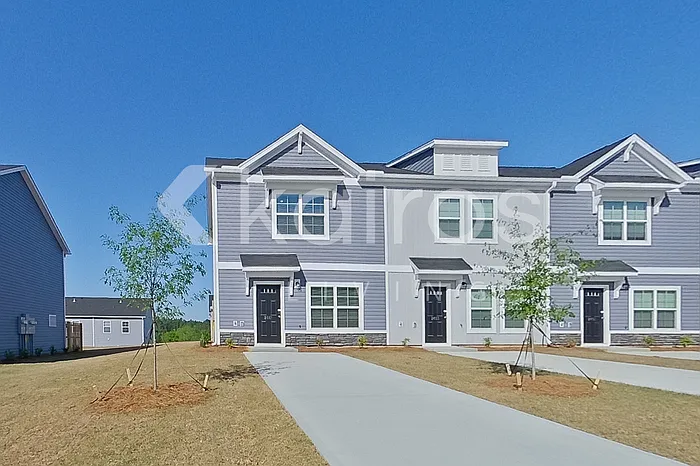 2441 Banyan Cir — Photo 2