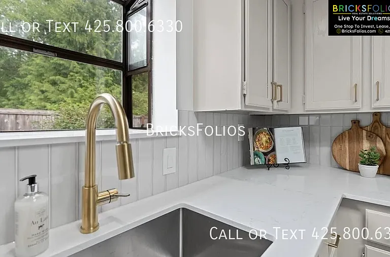 1340 NW Huckle Dr — Photo 10