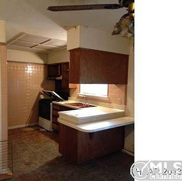2nd image of 702 Stewart St