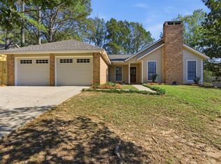 16 Summer Oaks Dr, Hattiesburg, MS 39402