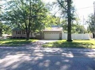 2419 Jersey Ridge Rd, Davenport, IA 52803