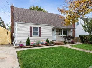67 Audrey Ave, Plainview, NY 11803