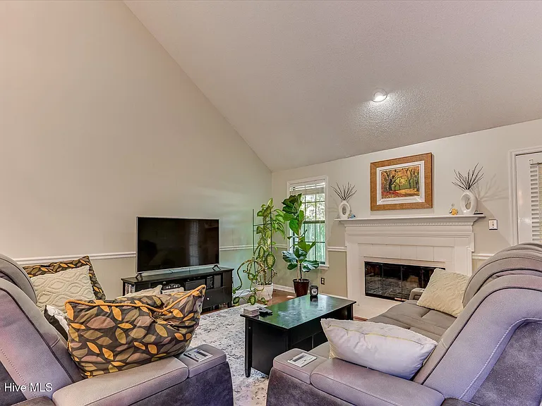 2528 Commons Trce — Photo 9