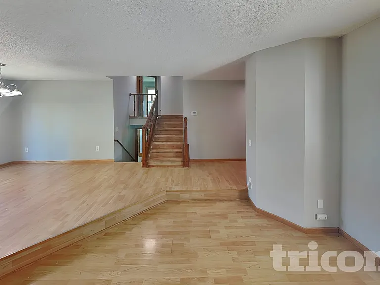 13784 Yosemite Ave S — Photo 3