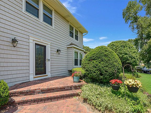 3rd image of 80 Stonehurst Ln