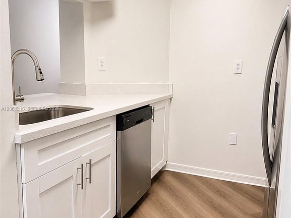 2nd image of 102 SW 6th Ave APT 507