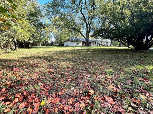 615 Nandale Ln, Ballwin, MO 63021