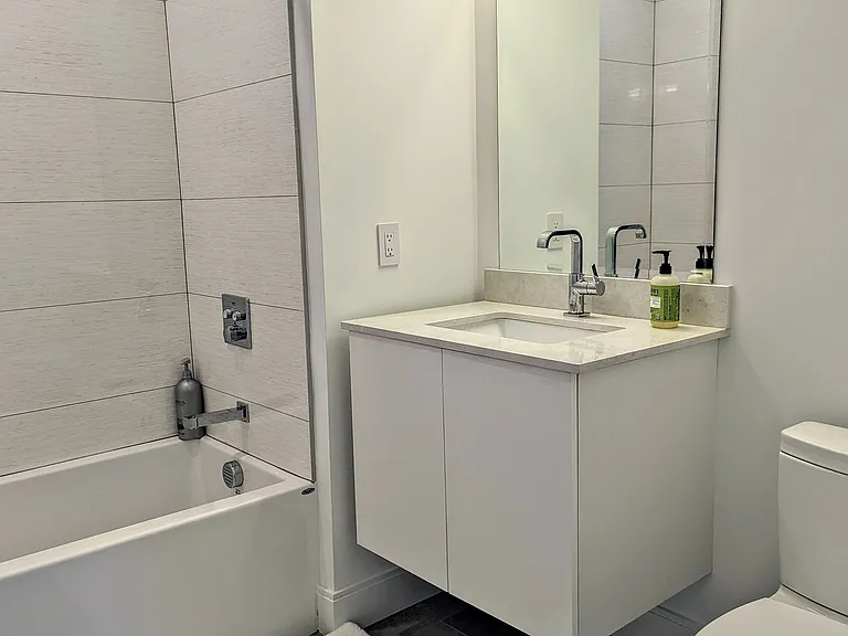 20 W 5th St #Penthouse 6D — Photo 9