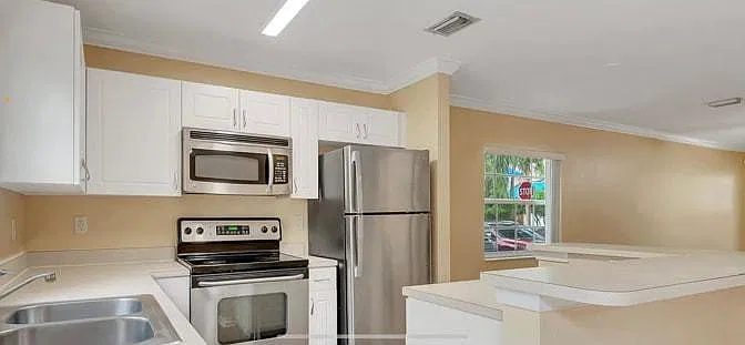 3 bed, 2.5 bath, 1520 sqft, $1,100 — Photo 3