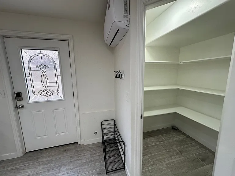4000 E Mount Airey Dr — Photo 12