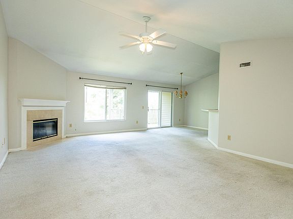 4th image of 1548 Butler Ct APT 302