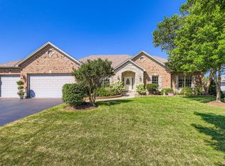 808 James Dr, Hampshire, IL 60140