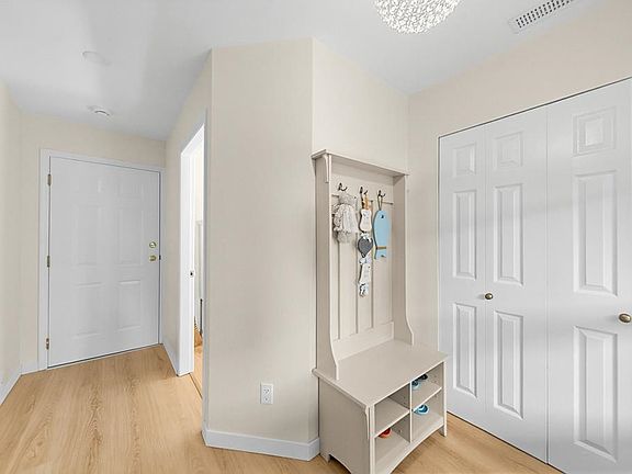 5th image of 22000 Sharpe Ave #30