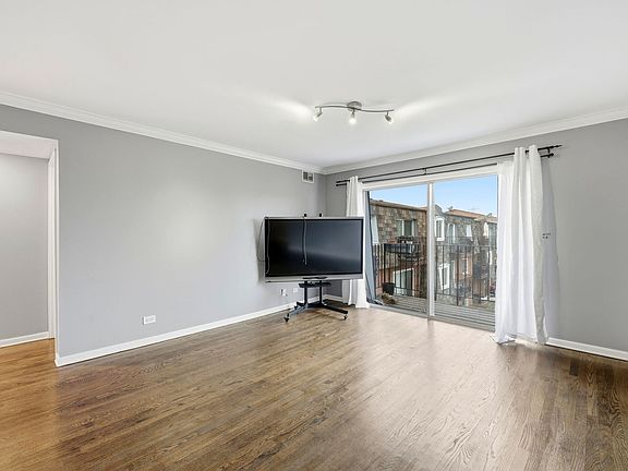 4th image of 9350 Bay Colony Dr APT 3W