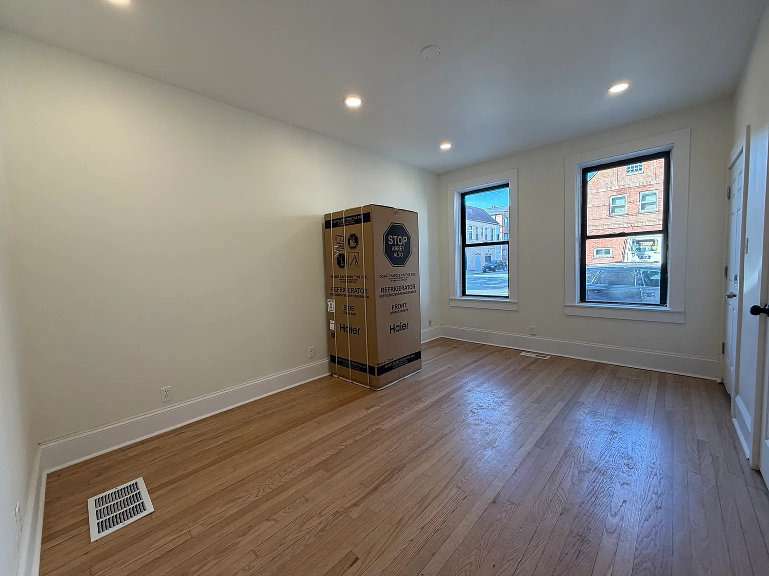 2 bed, $2,575 — Photo 2