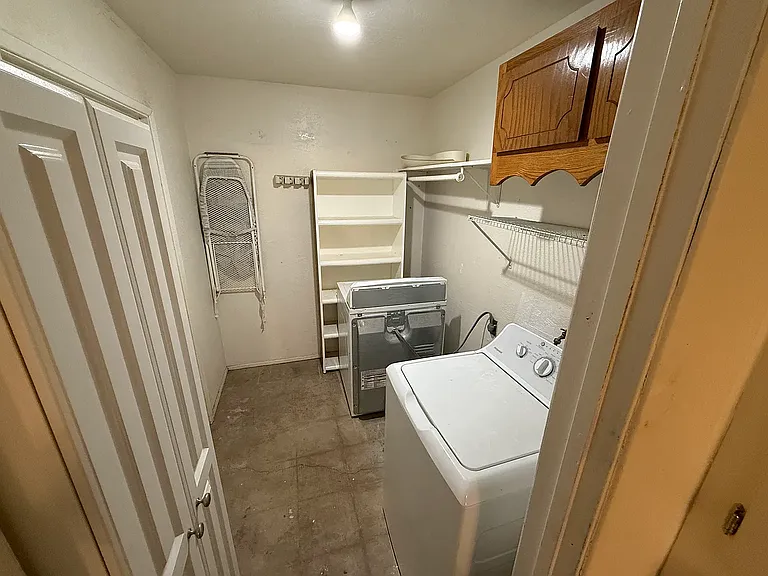 2229 S Olivia Ave — Photo 6