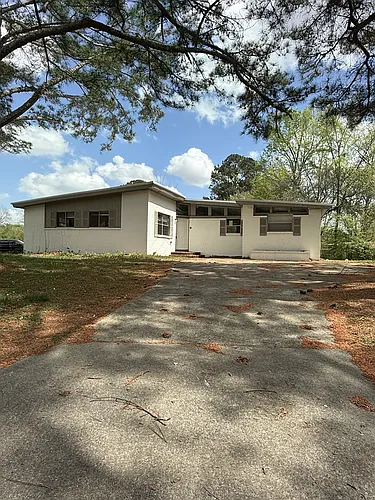 913 Daniel Cir Photo 1