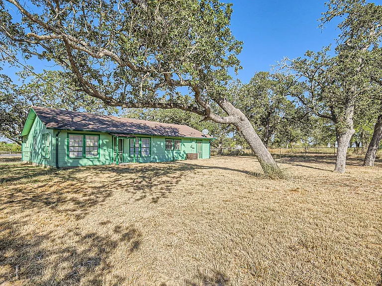 7348 S US Highway 183 — Photo 13