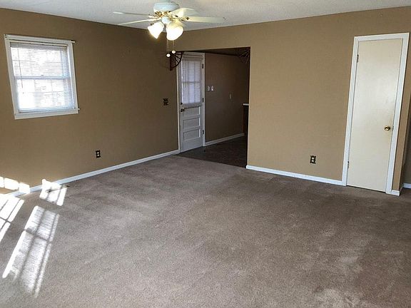 Living Room/entrance to kitchen