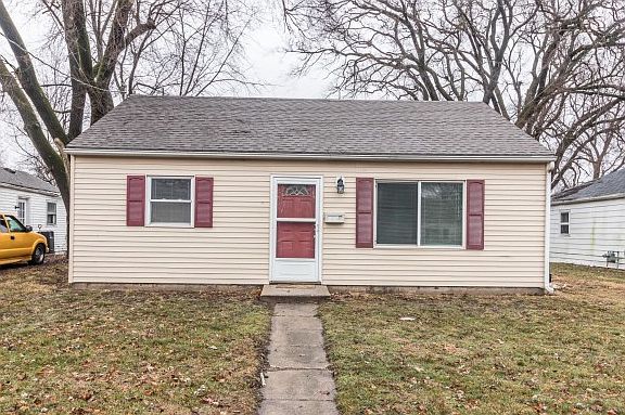 2nd image of 608 Woodlawn Ave
