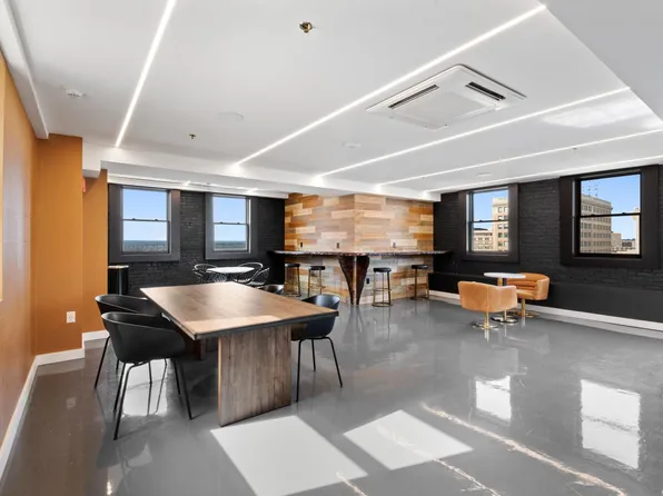 880 Bergen Avenue image 4 of 19