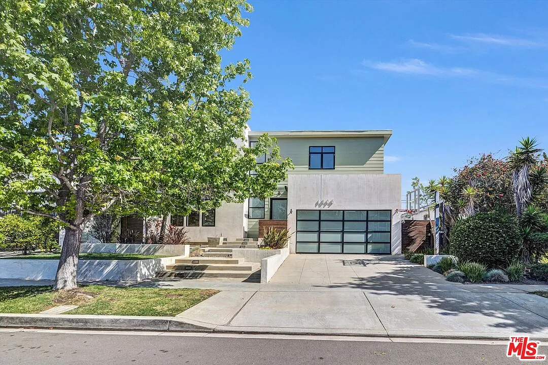 5 bed, 4.0 bath, 3428 sqft, $20,000 — Photo 1