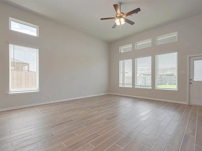 2405 Seamist Cove Ln — Photo 9