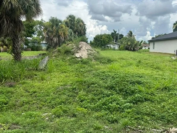 2143 Davis St, Fort Myers, FL 33916