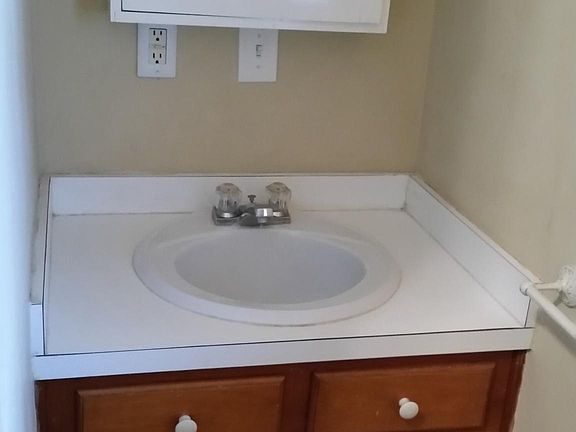 3rd image of 721 Graydon Ave #2