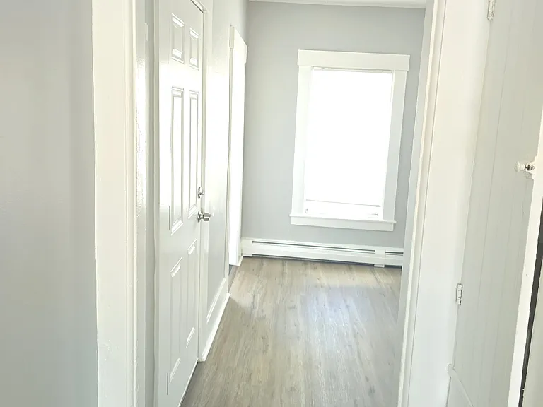 497 Maple St #1/2 — Photo 4
